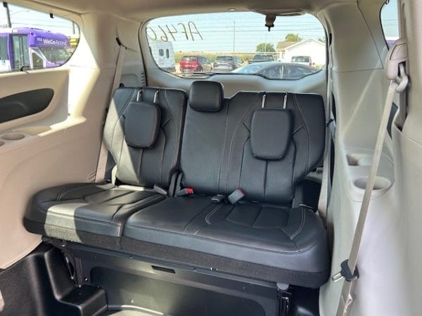 Rear bench seat