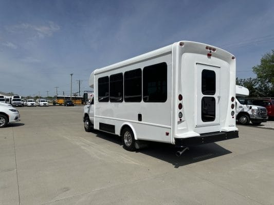 2022 Ford E-450 Startrans