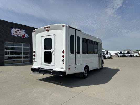 2022 Ford E-450 Startrans
