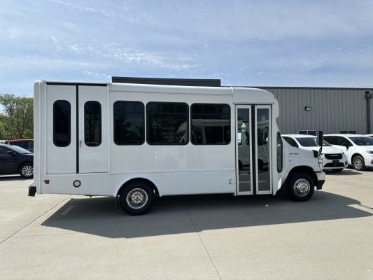 2022 Ford E-450 Startrans
