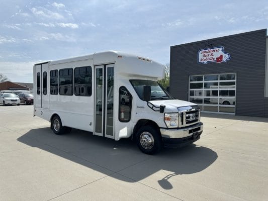 2022 Ford E-450 Startrans