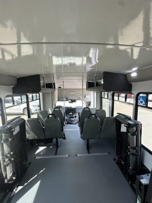 2022 Ford E-450 Startrans seats