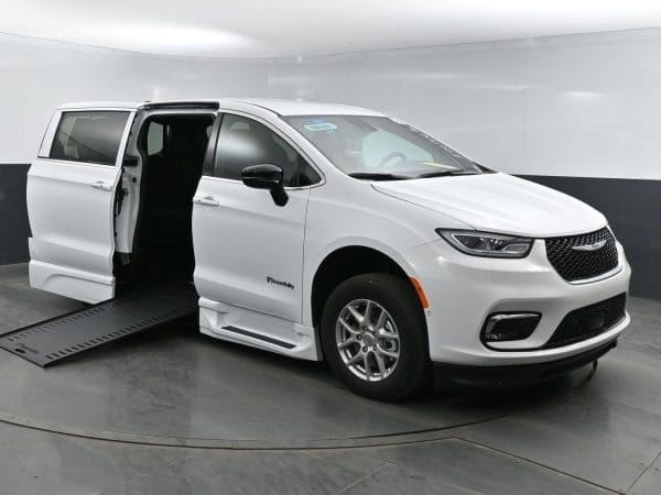 2025 Chrysler Pacifica Select Safety Sphere