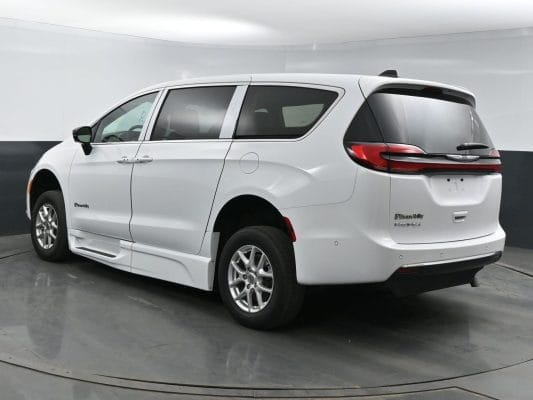 2025 Chrysler Pacifica Select Safety Sphere