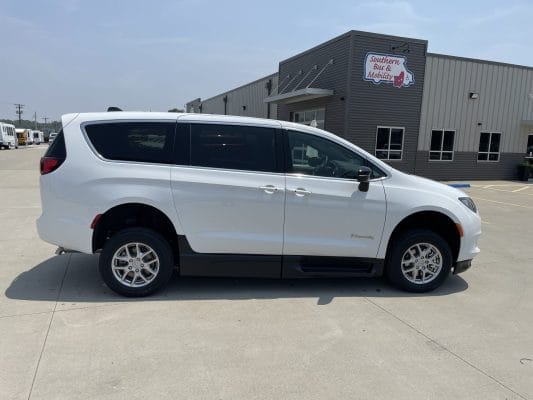 2025 Chrysler Voyager LX BraunAbility ADA Commercial Conversion Side-Entry Manual Ramp