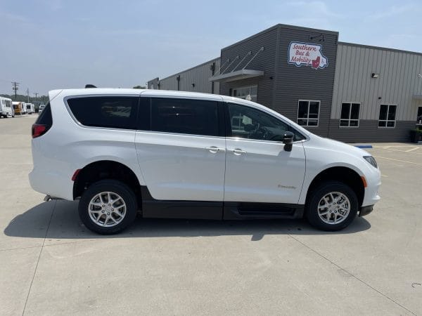 2025 Chrysler Voyager LX BraunAbility ADA Commercial Conversion Side-Entry Manual Ramp