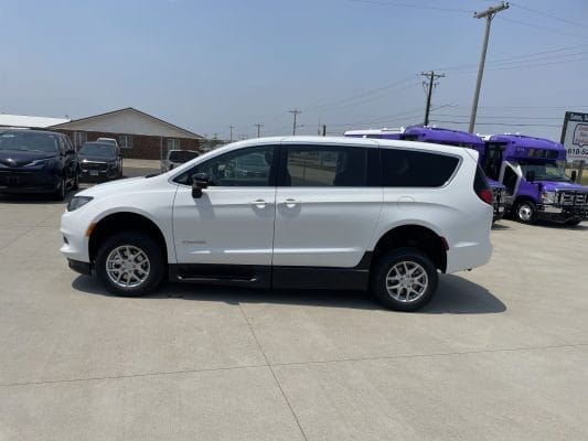 2025 Chrysler Voyager LX BraunAbility ADA Commercial Conversion Side-Entry Manual Ramp