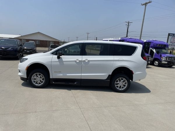 2025 Chrysler Voyager LX BraunAbility ADA Commercial Conversion Side-Entry Manual Ramp