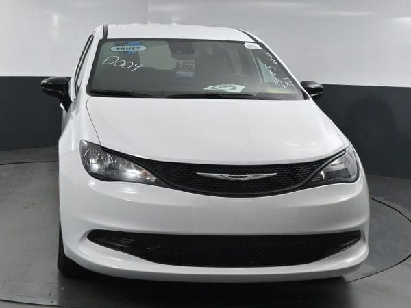 wav-2C4RC1CG6SR586905-1 2025 Chrysler Voyager LX BraunAbility Rear Entry