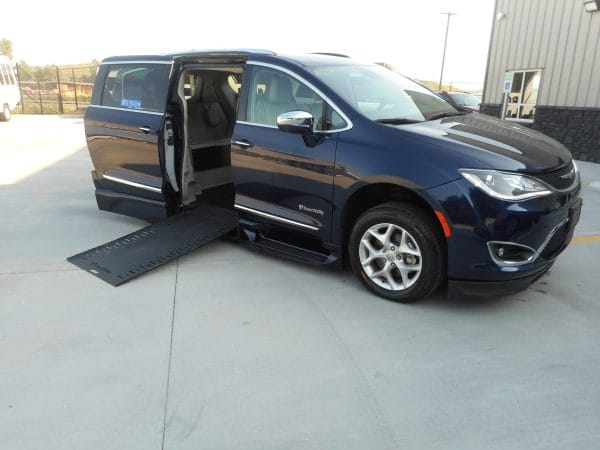 Side view of view of 2020 Chrysler Pacifica Limited BraunAbility.