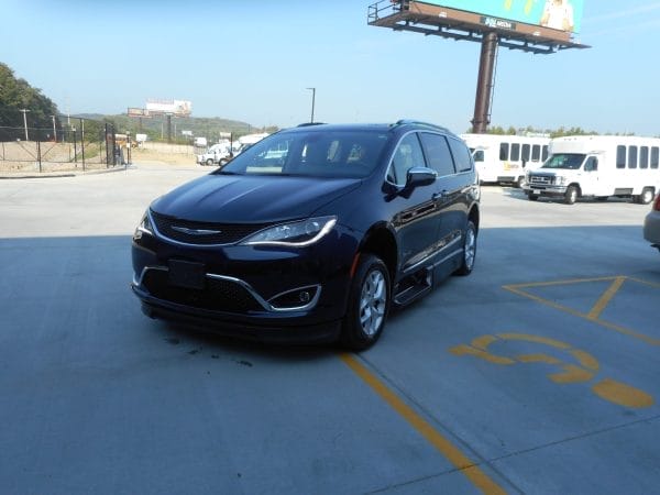 Front view of view of 2020 Chrysler Pacifica Limited BraunAbility.