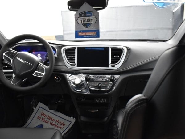 wav-2C4RC1BG9SR501069-12